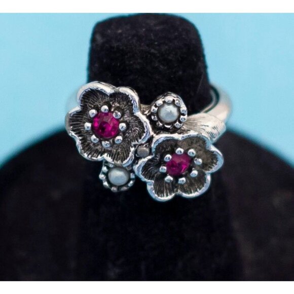 Vintage Cute Silver Flowers Ring Size 4 by Avon - N28 - Picture 2 of 3